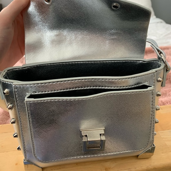 Silver glam purse! 👜 - Picture 4 of 4